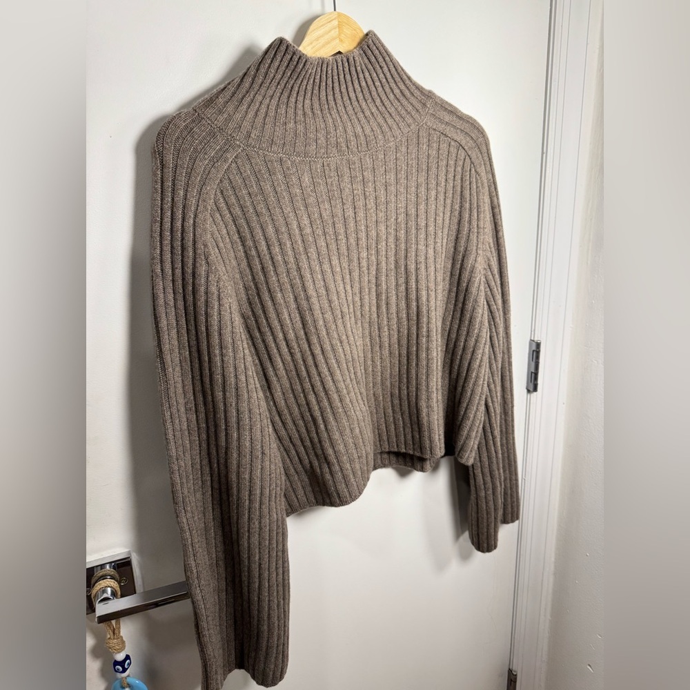 Reformation Brooke cashmere cropped sweater in ribbed cocoa - size s - Picture 7 of 8